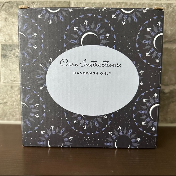 Court of Dreams & Nightmares Saucer Plate - Picture 8 of 8